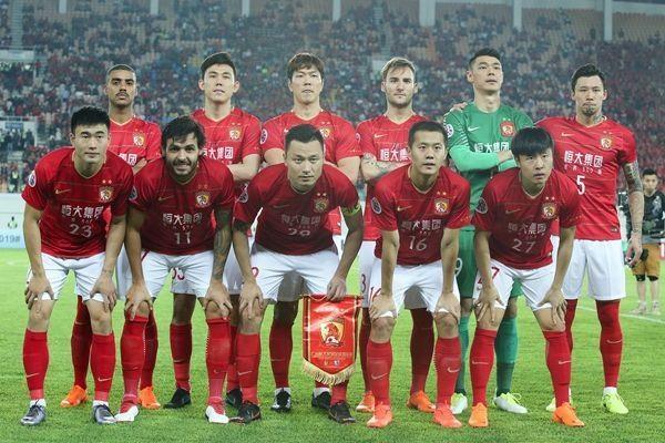 弗林蓬：我踢右后卫和右边锋都无所谓；维尔茨抗压能力强