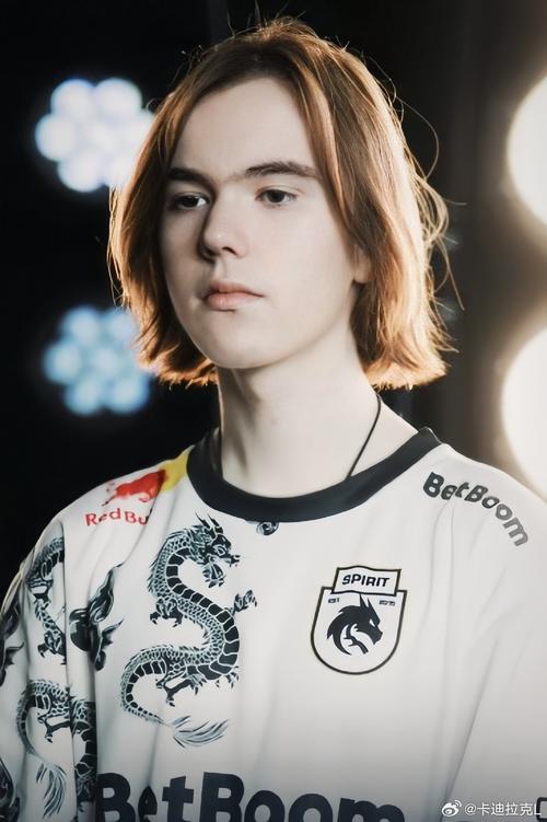 连夺两冠！南京Hero久竞战胜广州TTG 捧起银龙杯！