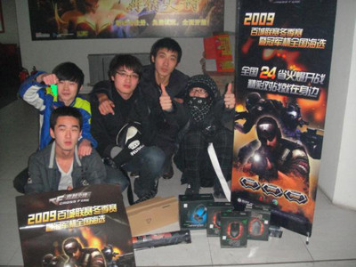 Viper 祝贺了 Zeus ：感谢你今天的精彩表现，祝你生日快乐🎂